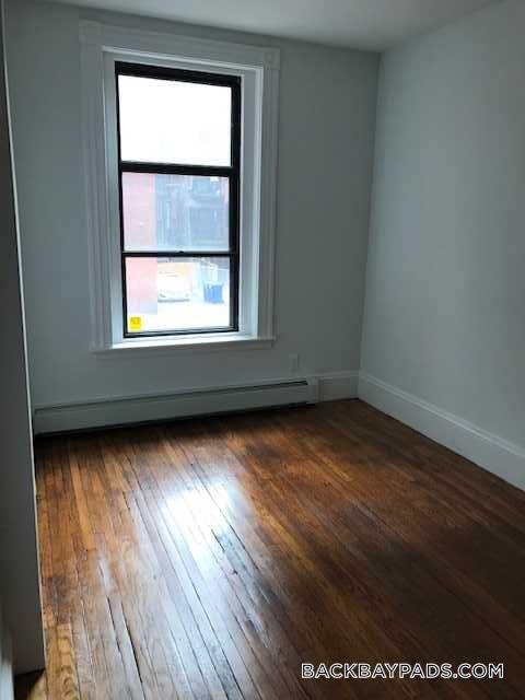 Building Photo - 499 Beacon St