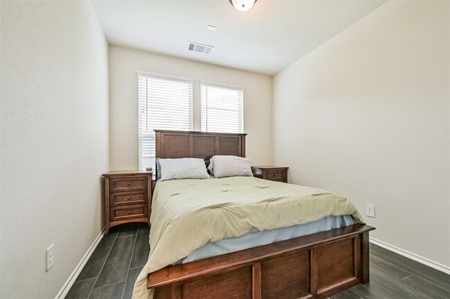 Building Photo - 3407 Knighton Hill Dr