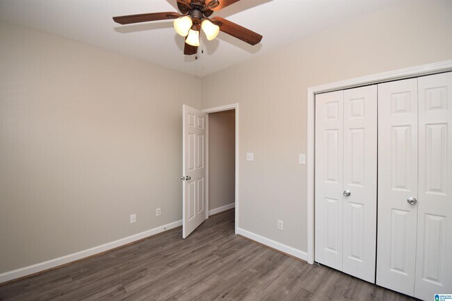 Building Photo - 5725 Riverbirch Dr