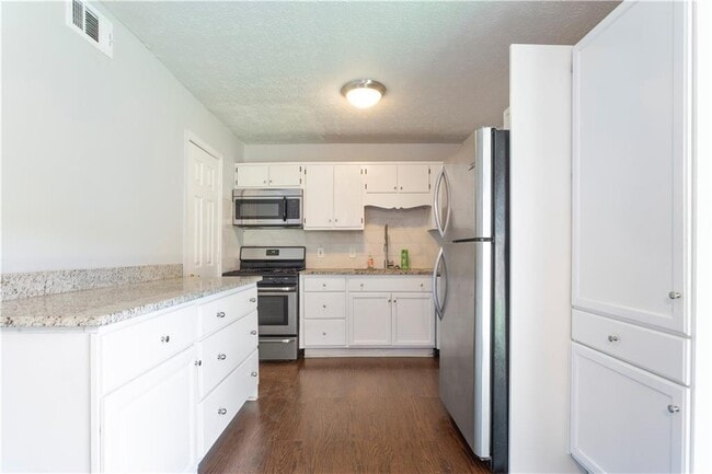 Building Photo - 1441 Springleaf Cir SE