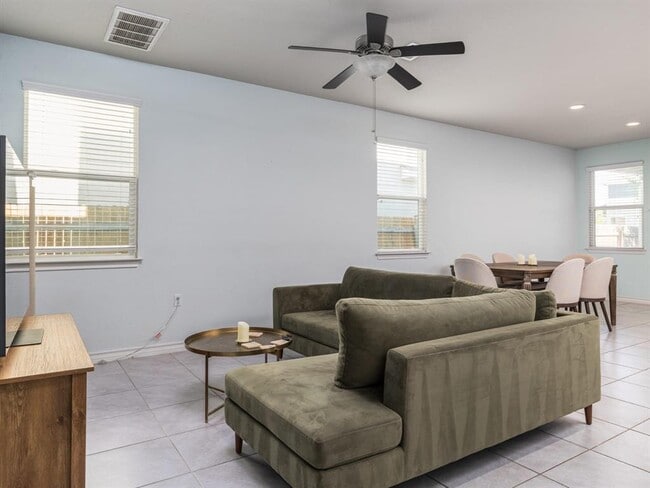 Building Photo - 1919 Rinker Ranch Dr