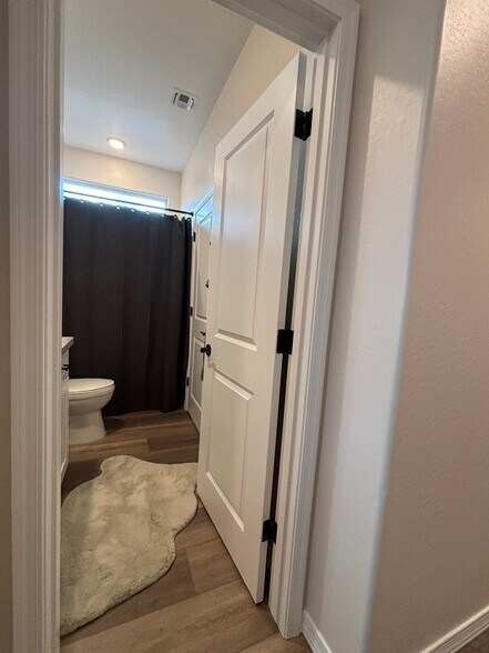 Building Photo - 1204 Tranquil Ln