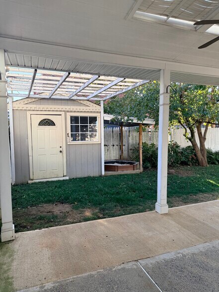 Building Photo - 3808 Ronnald Dr