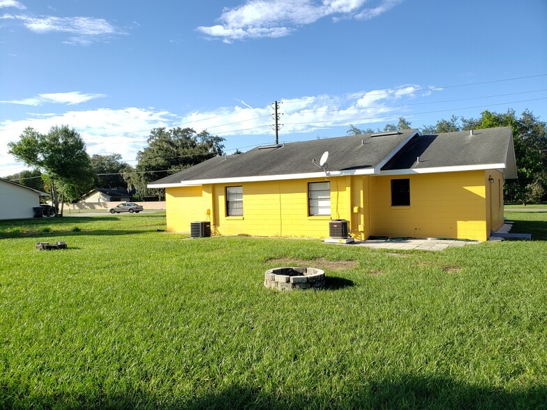 Building Photo - 117 Denton Ave