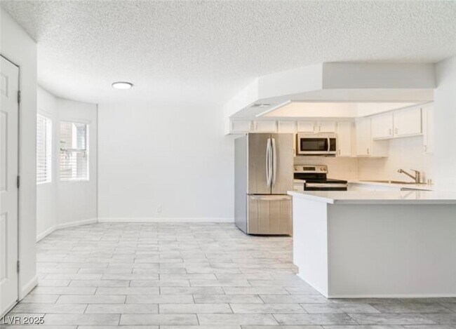 Building Photo - 7964 Rim Rock Way