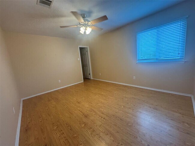 Building Photo - 3816 Eagles Nest St