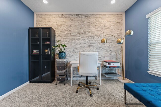 Building Photo - 8609 Warbler Br Wy