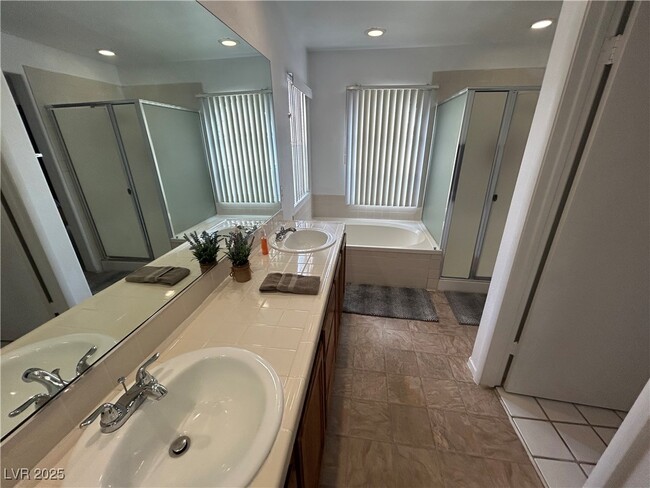 Building Photo - 6672 Golden Pond Cir