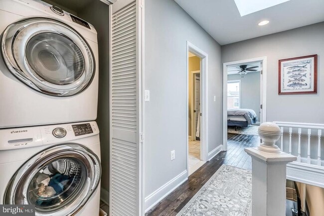 Building Photo - 3611 Hudson St