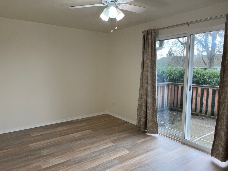 Dining room and patio door - 65 NE 19th St