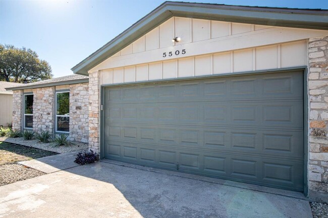 Building Photo - 5505 Porsche Ln