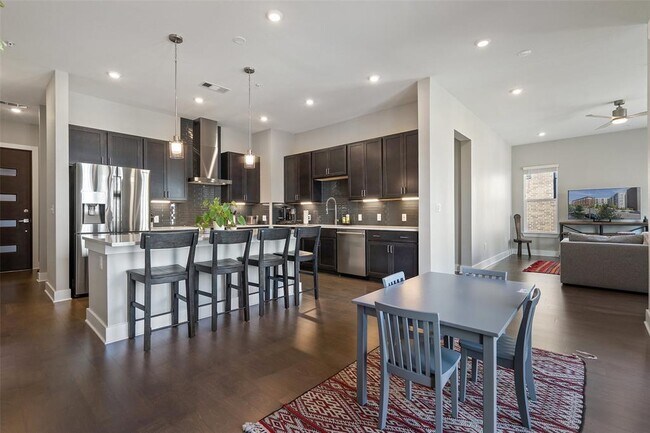 Building Photo - 4501 Jackson Ave