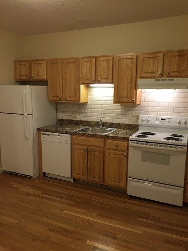 Primary Photo - 120 Berkshire St
