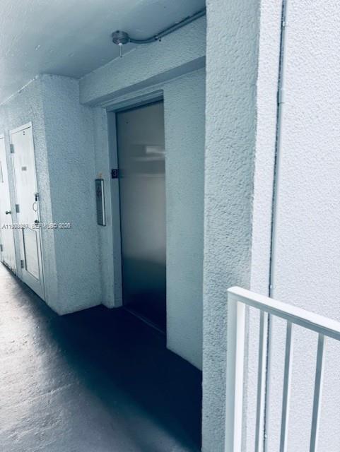 Building Photo - 105 Royal Pk Dr