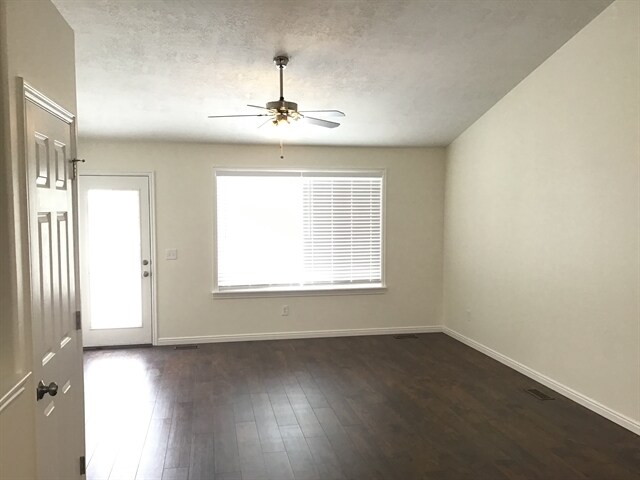 Building Photo - 8359 Sawtooth Oak Dr