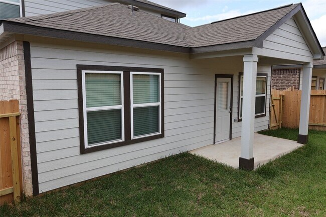 Building Photo - 8606 Blueberry Ash St