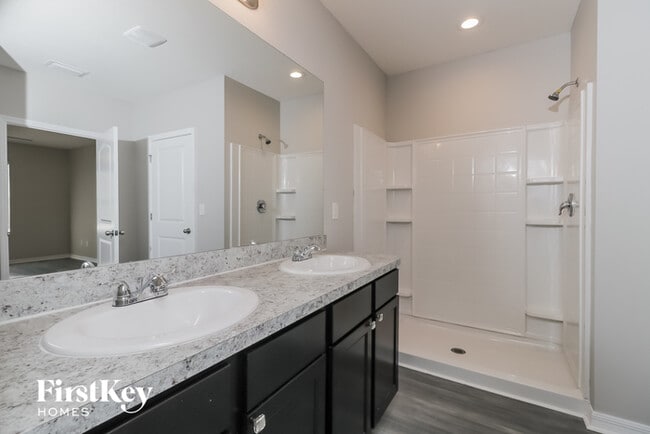 Building Photo - 35702 Jenny Lynne Cir