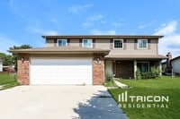 Building Photo - 6701 Foxtree Ave