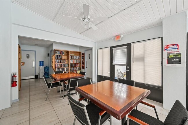 Building Photo - 227 Southampton Dr