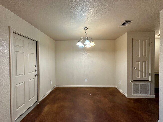 Building Photo - 1605 Powder River Dr