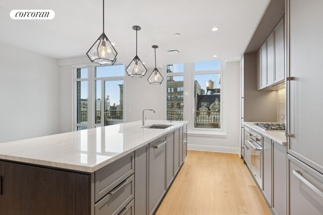 Building Photo - 218 W 103rd St