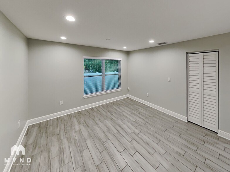 Building Photo - 12733 N Ola Ave