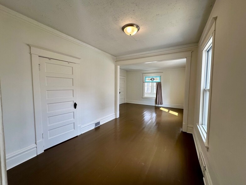 Dining Room - 227 N Humboldt Ave N