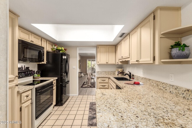 Building Photo - 6735 N 16th Pl