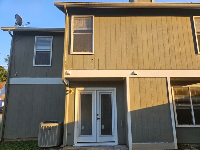 Building Photo - 3835 Conley Downs Dr