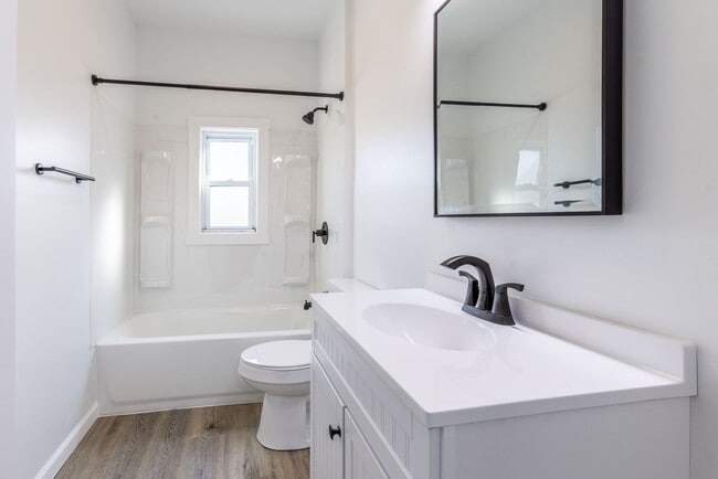 Building Photo - 626 Excelsior St