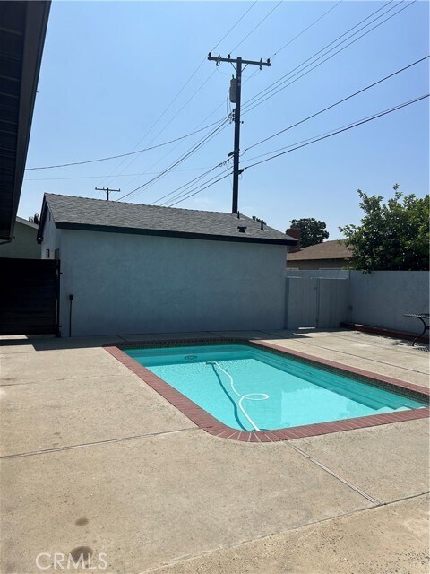 Building Photo - 1260 E Turin Ave