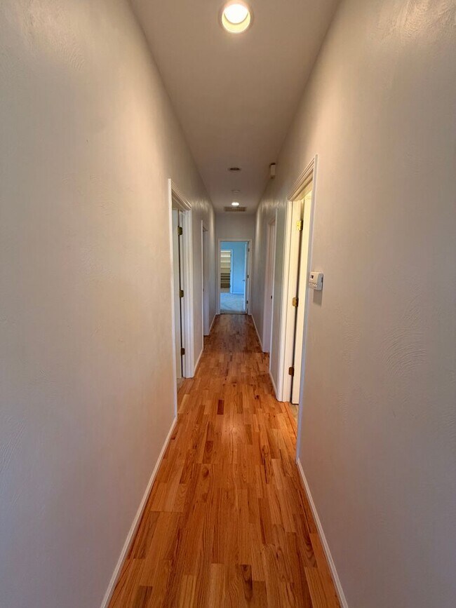 Building Photo - 3- Bedroom home in Hayden Bridge