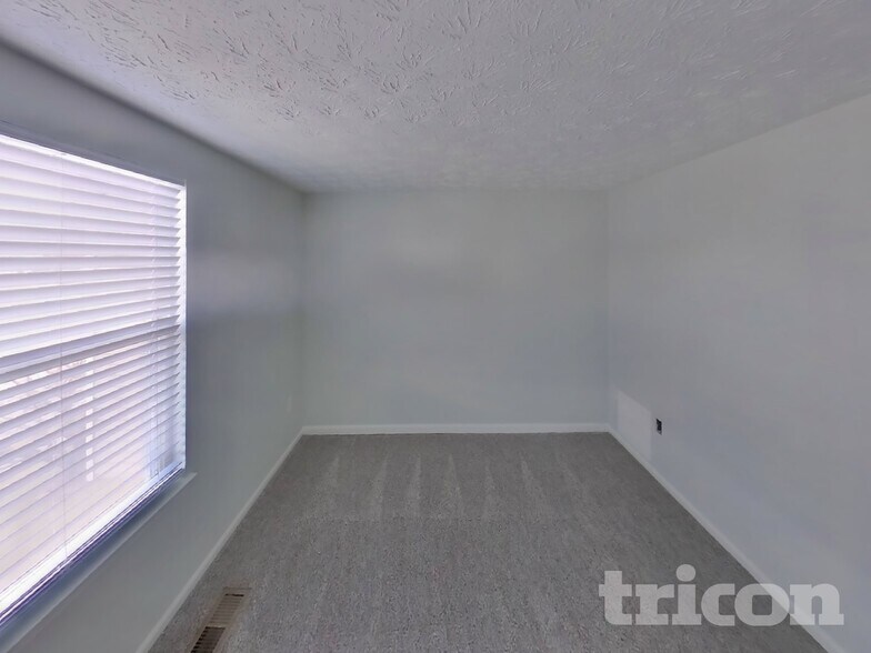 Building Photo - 35 Greenleaf Rd