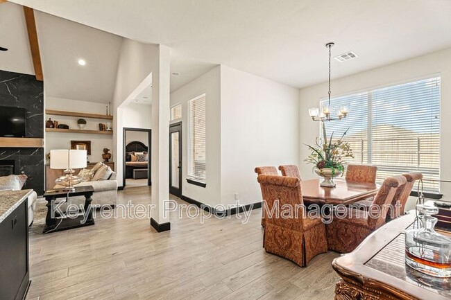 Building Photo - 2805 Crystal Creek Dr