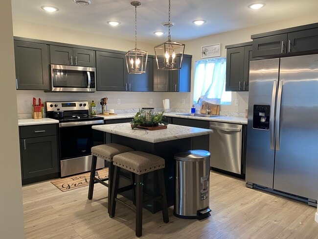 Building Photo - New Construction Townhouse for Rent - Tham...