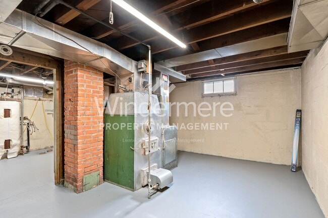 Building Photo - *** COMING SOON *** Darling 2 bedroom, 1 bath Home In Spokane