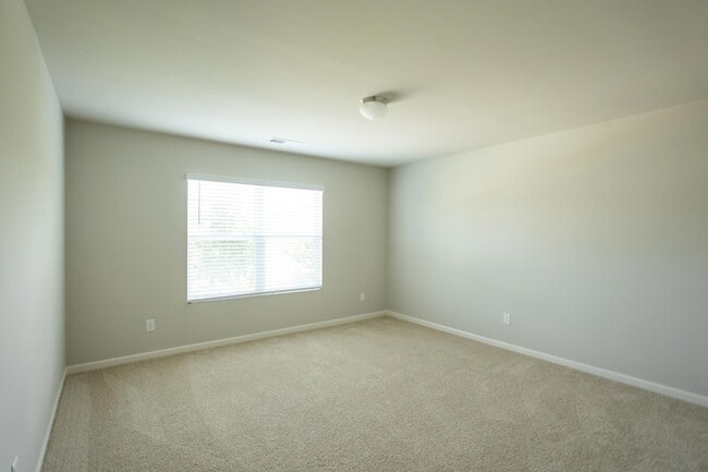 Building Photo - 1115 Dietrich Ln