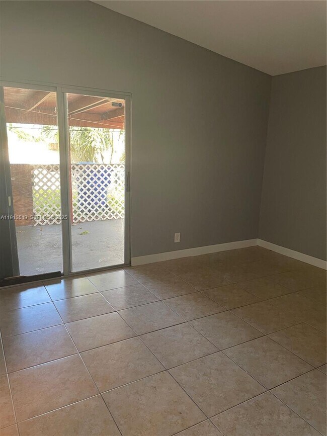 Building Photo - 1234 SW 71st Terrace