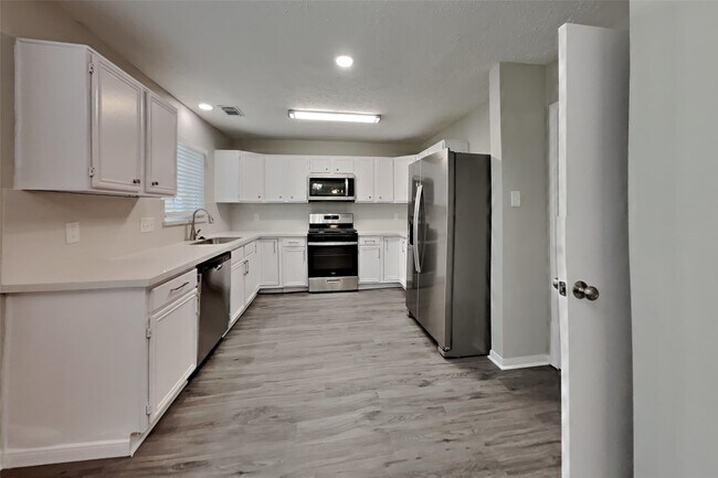 Building Photo - 12822 Careywood Dr