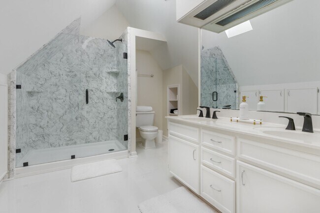 Building Photo - Leasing Now! - Charming 3-Bed, 2-Bath Stone Cottage in Shandon/Wales Garden - Walk to 5 Points!