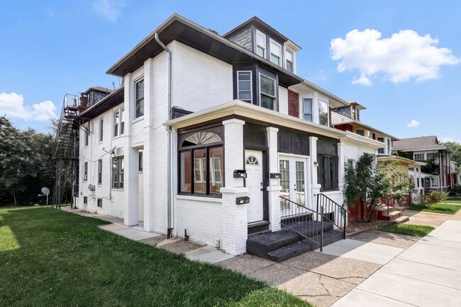 Building Photo - 2318 N 5th St