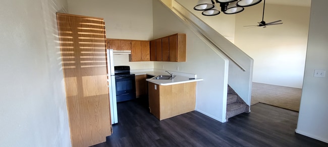 Building Photo - 1634 Northfield Rd