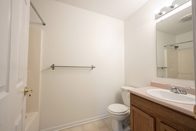 Building Photo - "Spacious 4-Bedroom Retreat with 2.5 Baths...