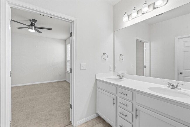 Building Photo - 10221 Forest Grove Dr