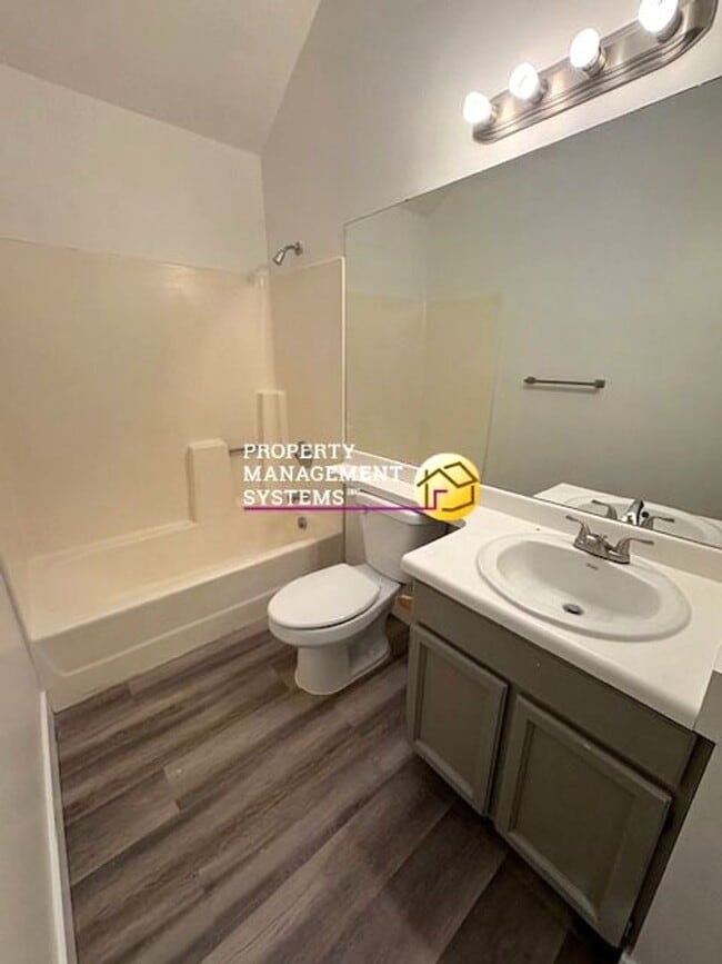 Building Photo - 2 Bedroom Condo in Taylorsville!