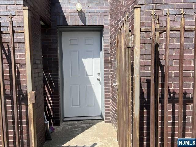 Building Photo - 840 Mt Prospect Ave