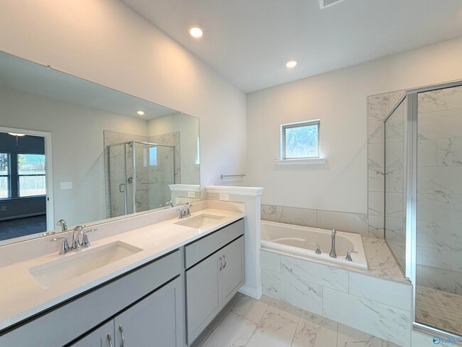 Building Photo - 14739 Mountain Strm Dr