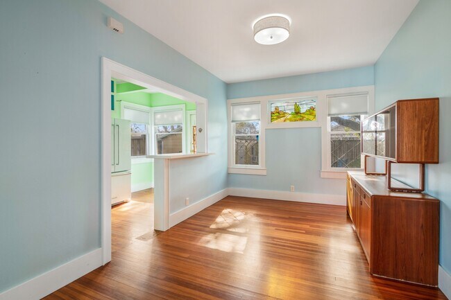 Building Photo - 4823 Fannin Dr