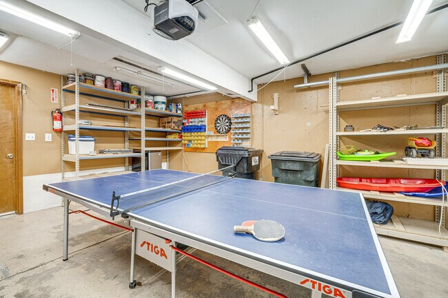 Building Photo - 320 E Gunnison Ave