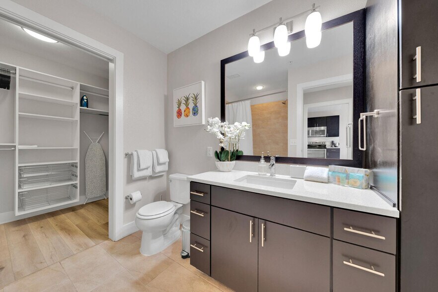 Building Photo - 185 Channel St